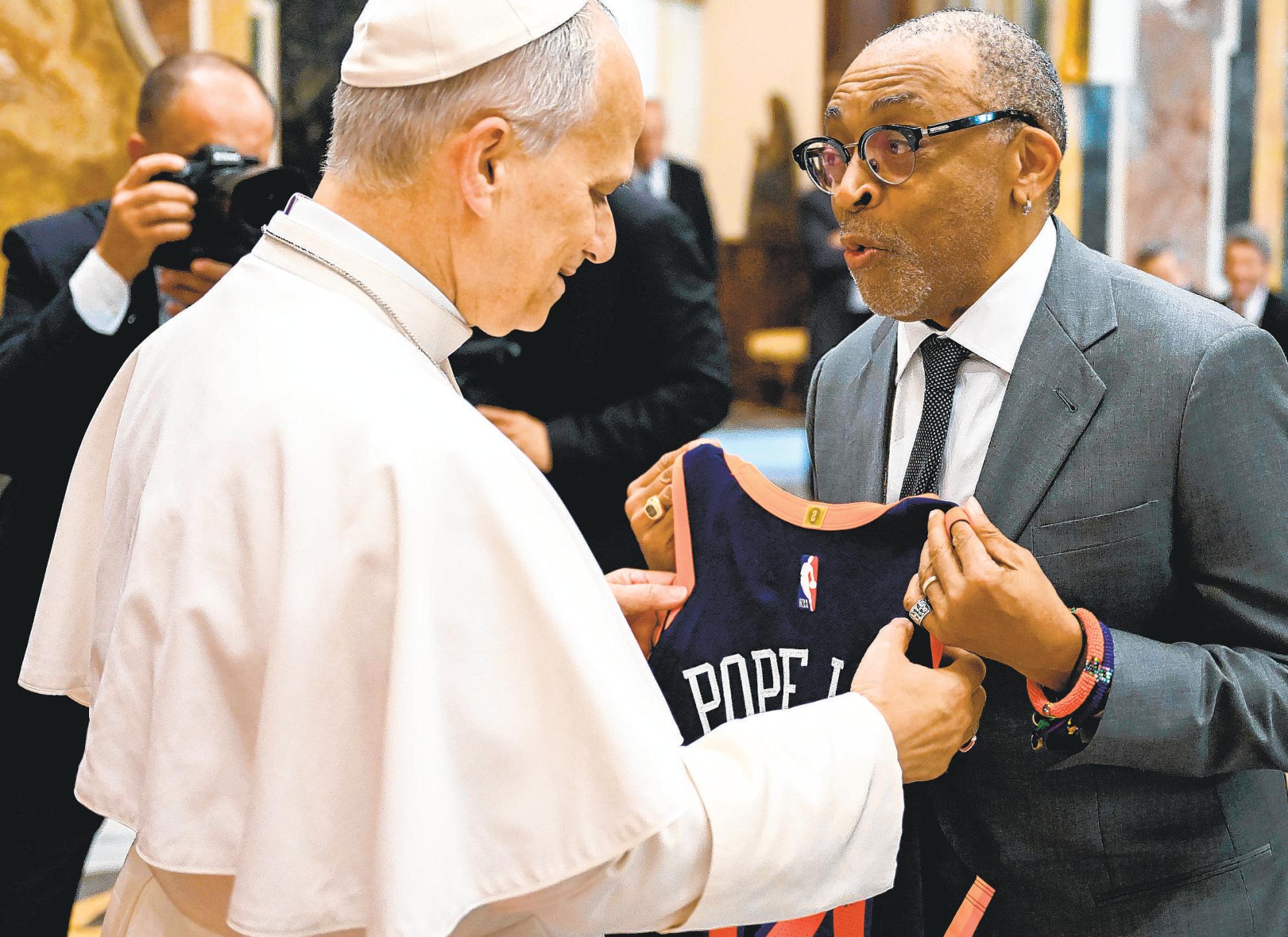 Pope greets stars, calls for more inclusive cinema
