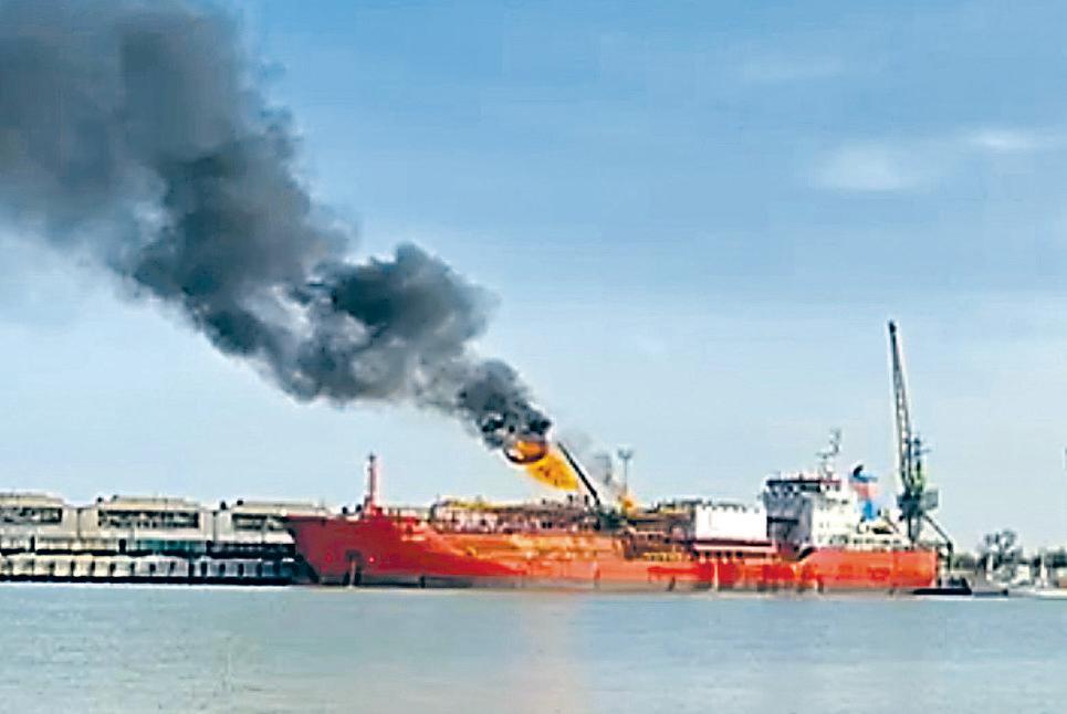 Drone strikes tanker offloading fuel at southern Ukrainian port