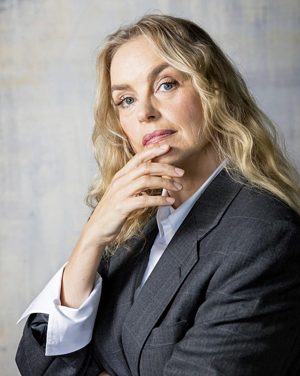 In The Studio ... ... with NINA HOSS