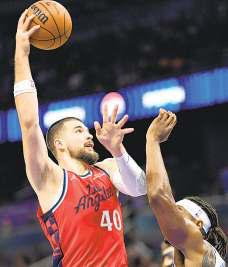 Clippers continue skid, fall to Magic