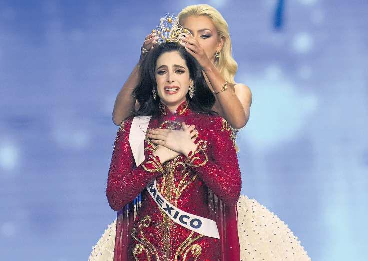 Mexico's bullied contestant wins Miss Universe crown in Thailand
