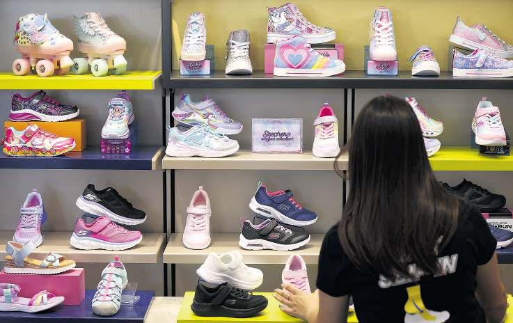 Investors to file class-action suit in Skechers acquisition