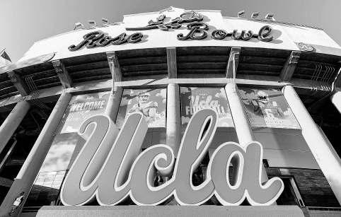 Fans debate: Is the bloom off the Rose Bowl?