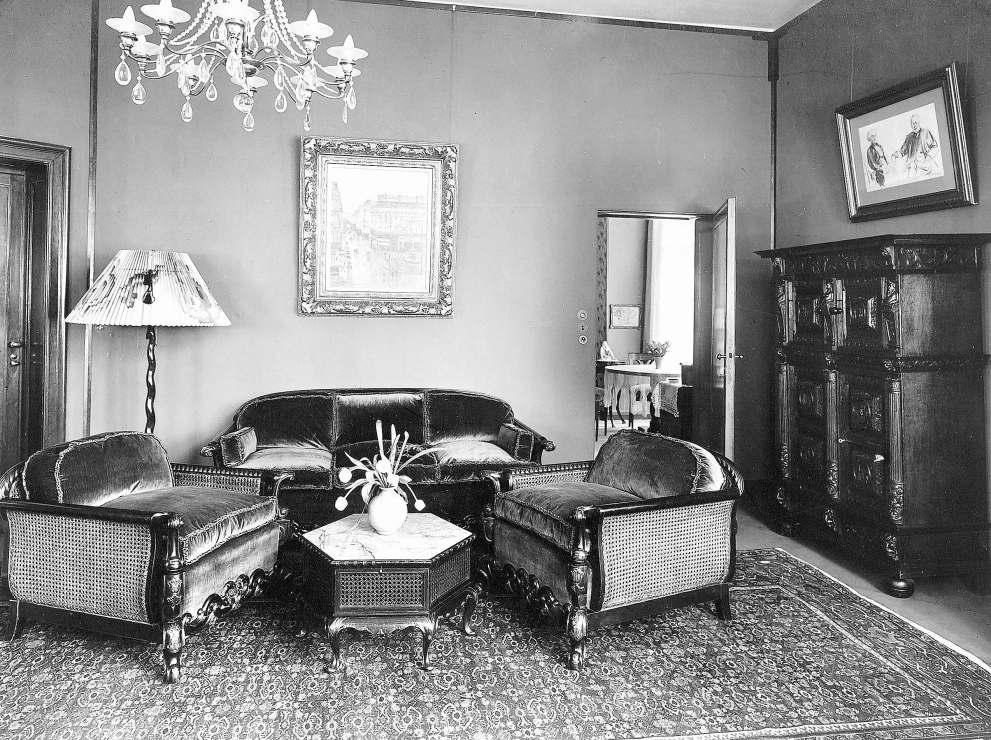 State joins heirs' bid for Nazi-looted art