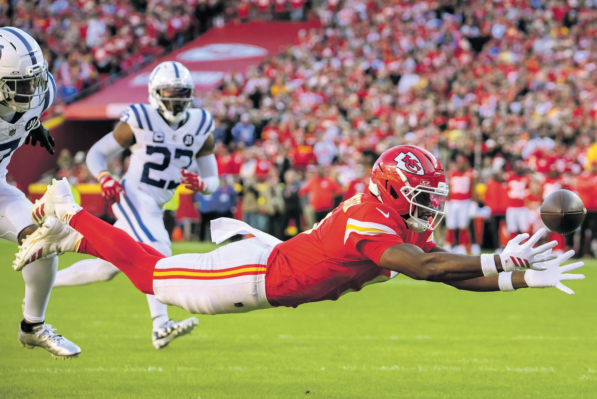 Struggling Chiefs rally to top Colts in OT