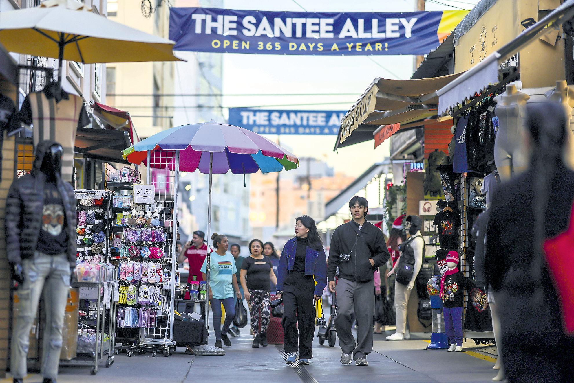 After raids, Fashion District hopes for a Black Friday boon