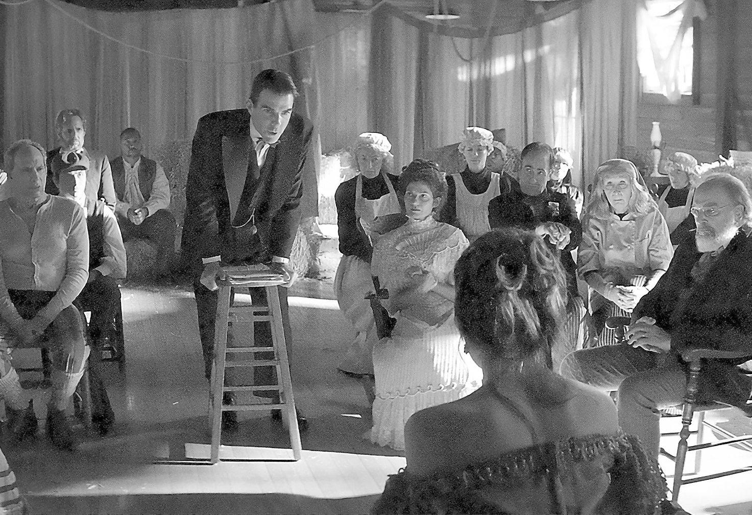 ‘The Artist’ is a starry, oddball comedy-mystery