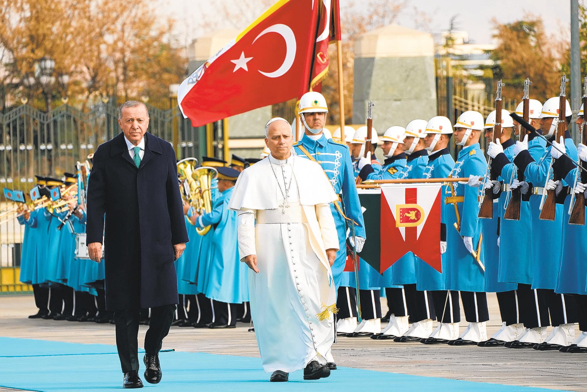 Pope urges Turkish leader to be a force for peace