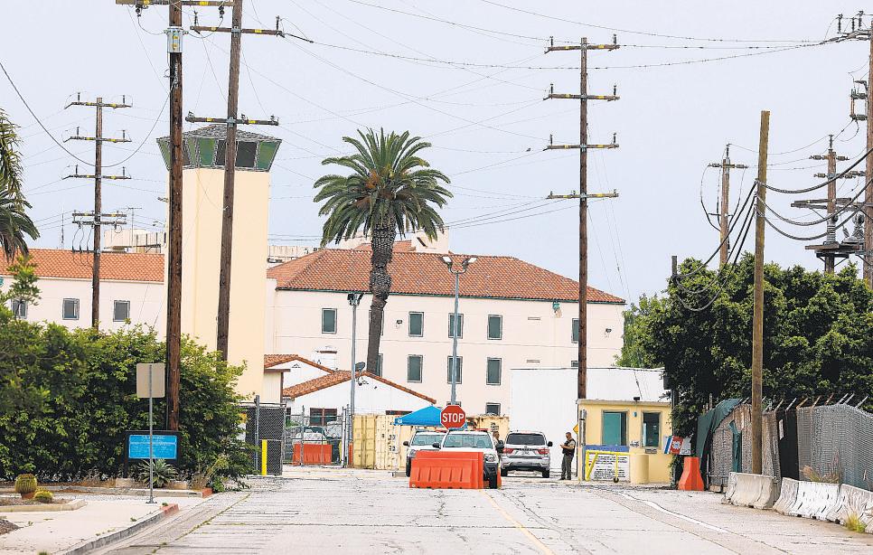 Tunnel issues force prison closure