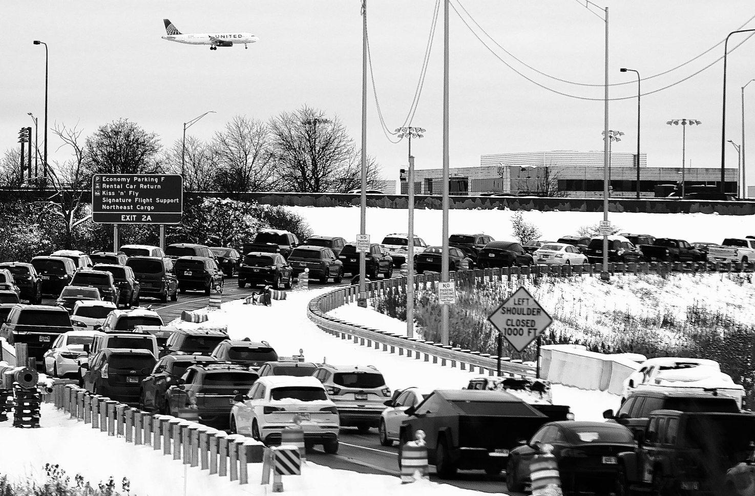 Midwest storm causes canceled, late flights postholiday