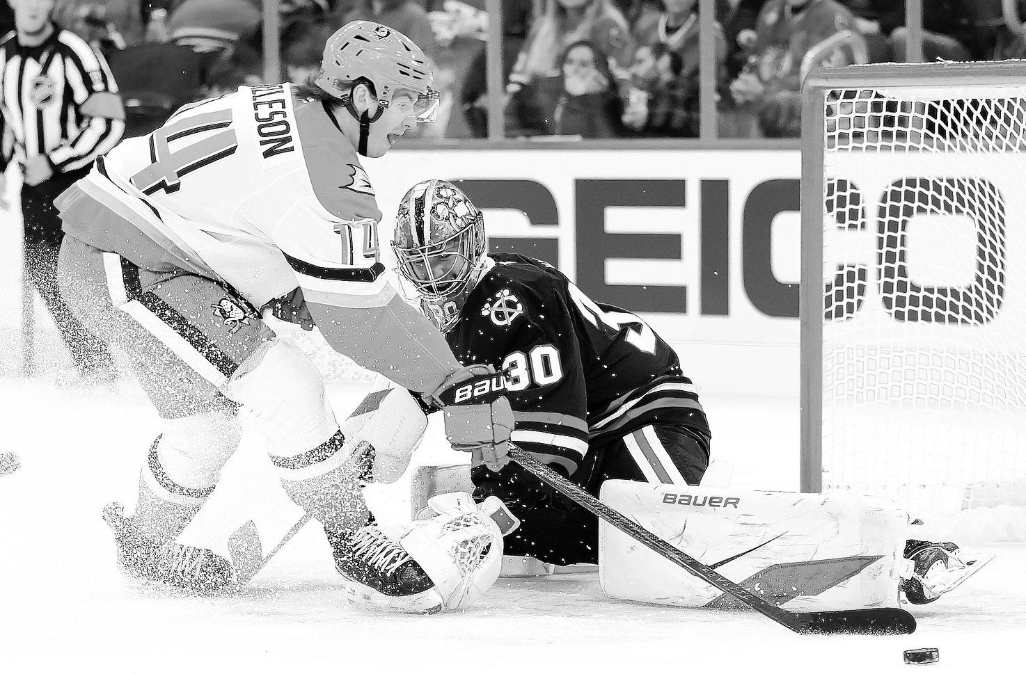 Mrazek exits as Ducks can’t hold early three-goal lead