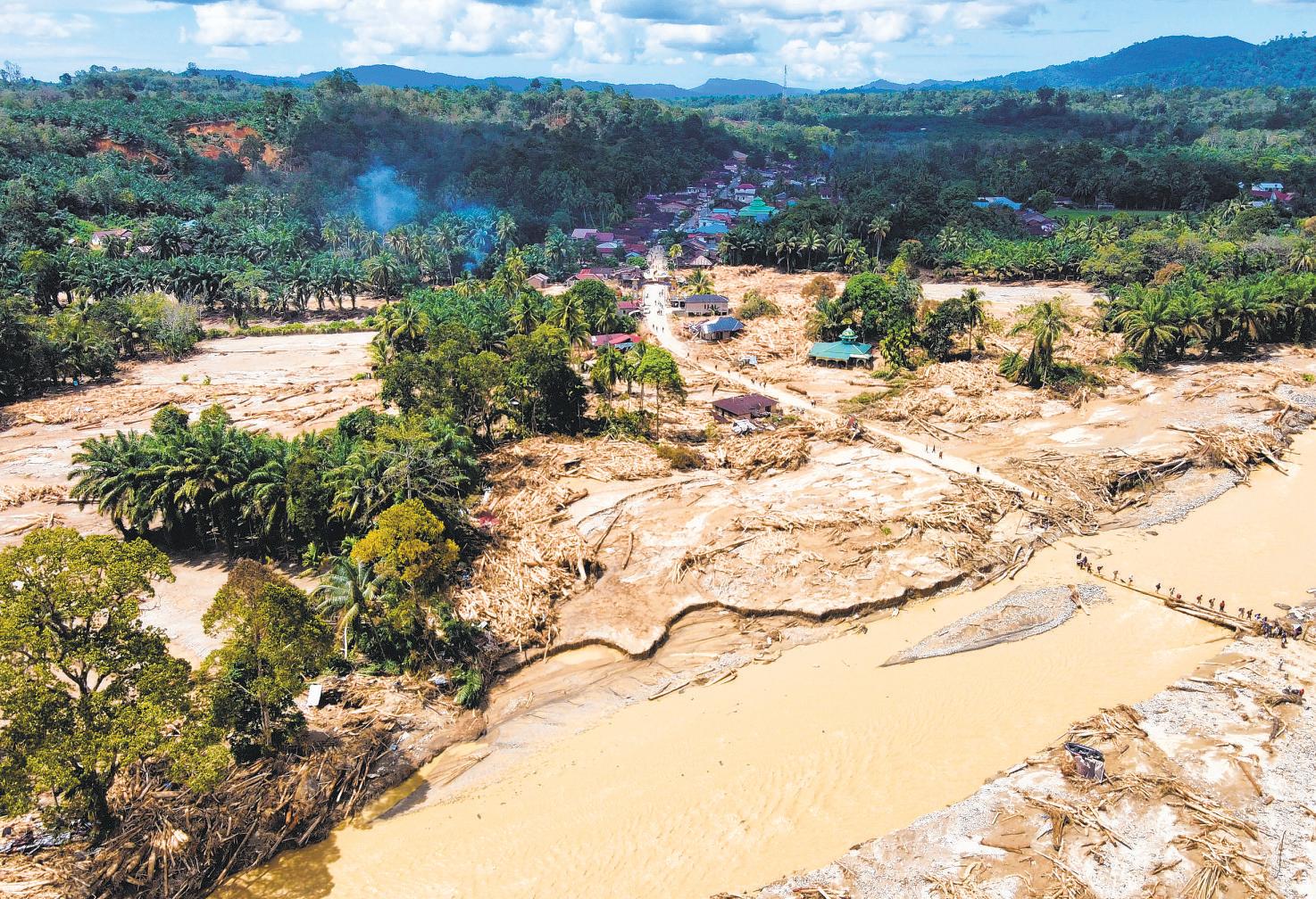 Deadly Asian floods seen as a climate warning