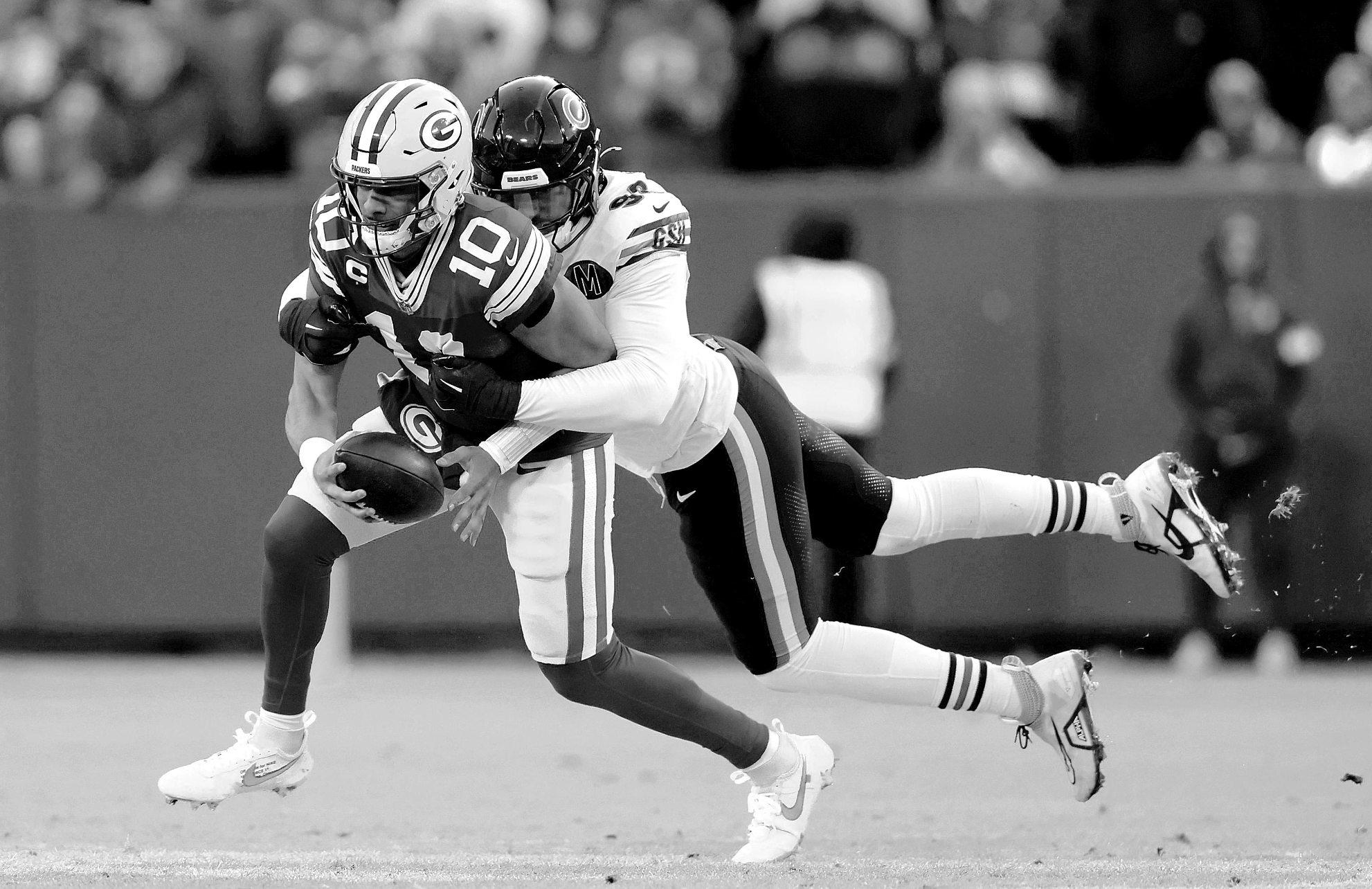 Williams commits last-minute interception to seal Packers' win