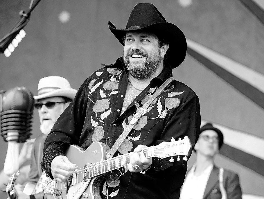 Mavericks frontman with rich baritone