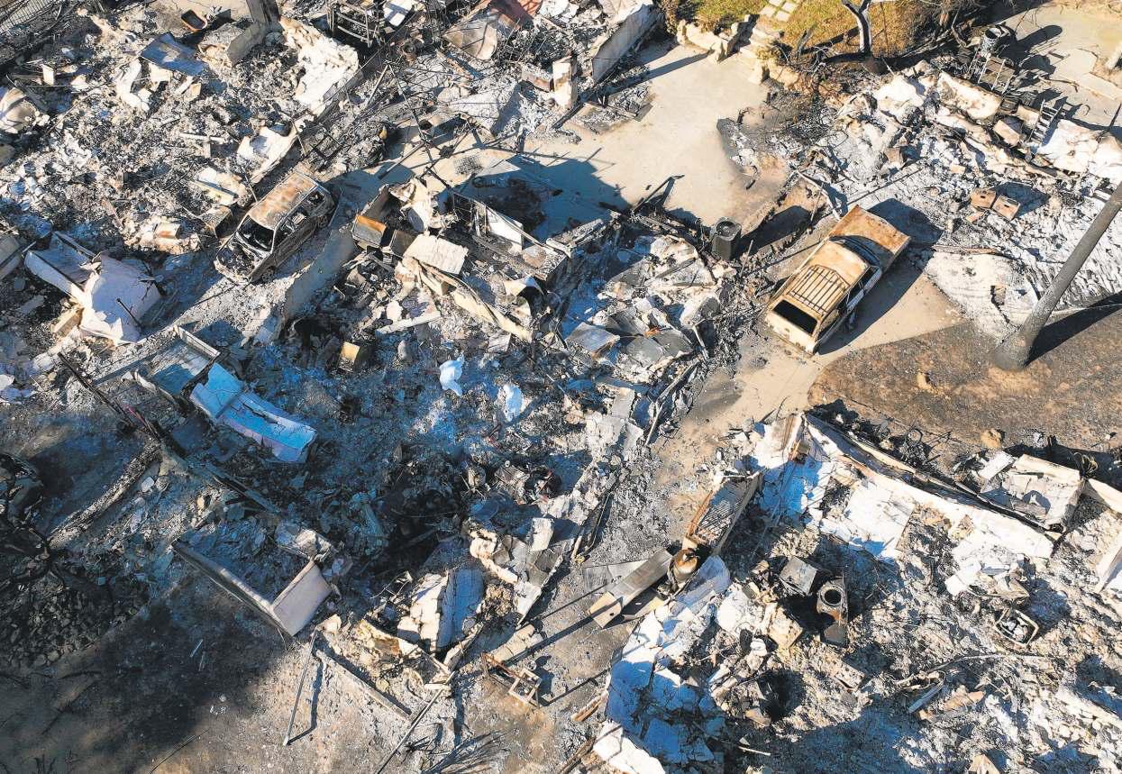 Altadena fire crews lacked satellite maps