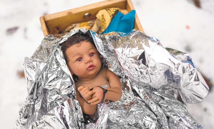 Churches reimagine Nativity scenes to protest ICE raids