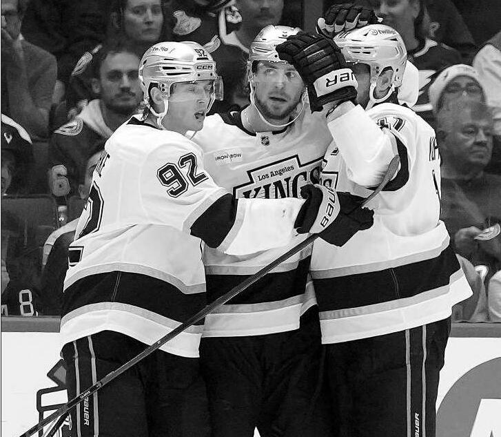 Kempe's goals lift Kings out of funk