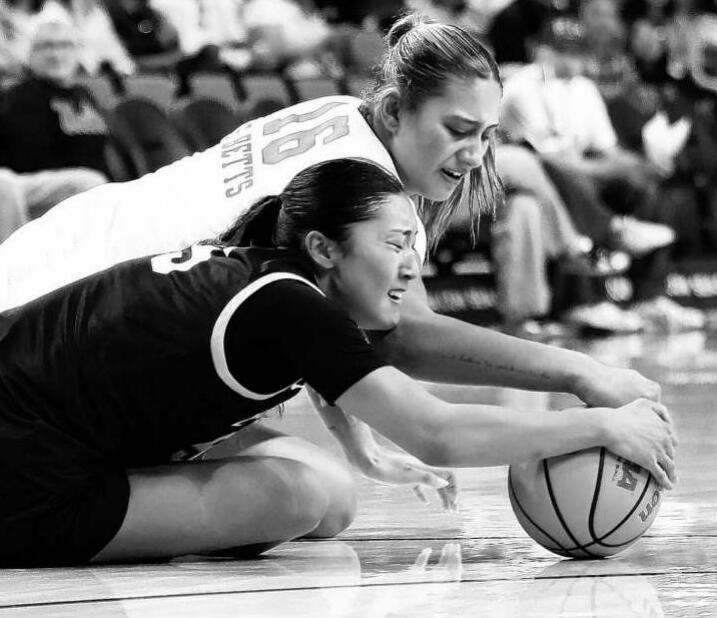 Dominant Bruins cruise past Beach