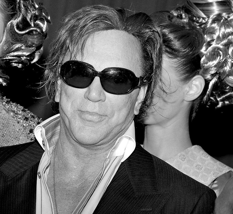 Mickey Rourke declines fans’ donations