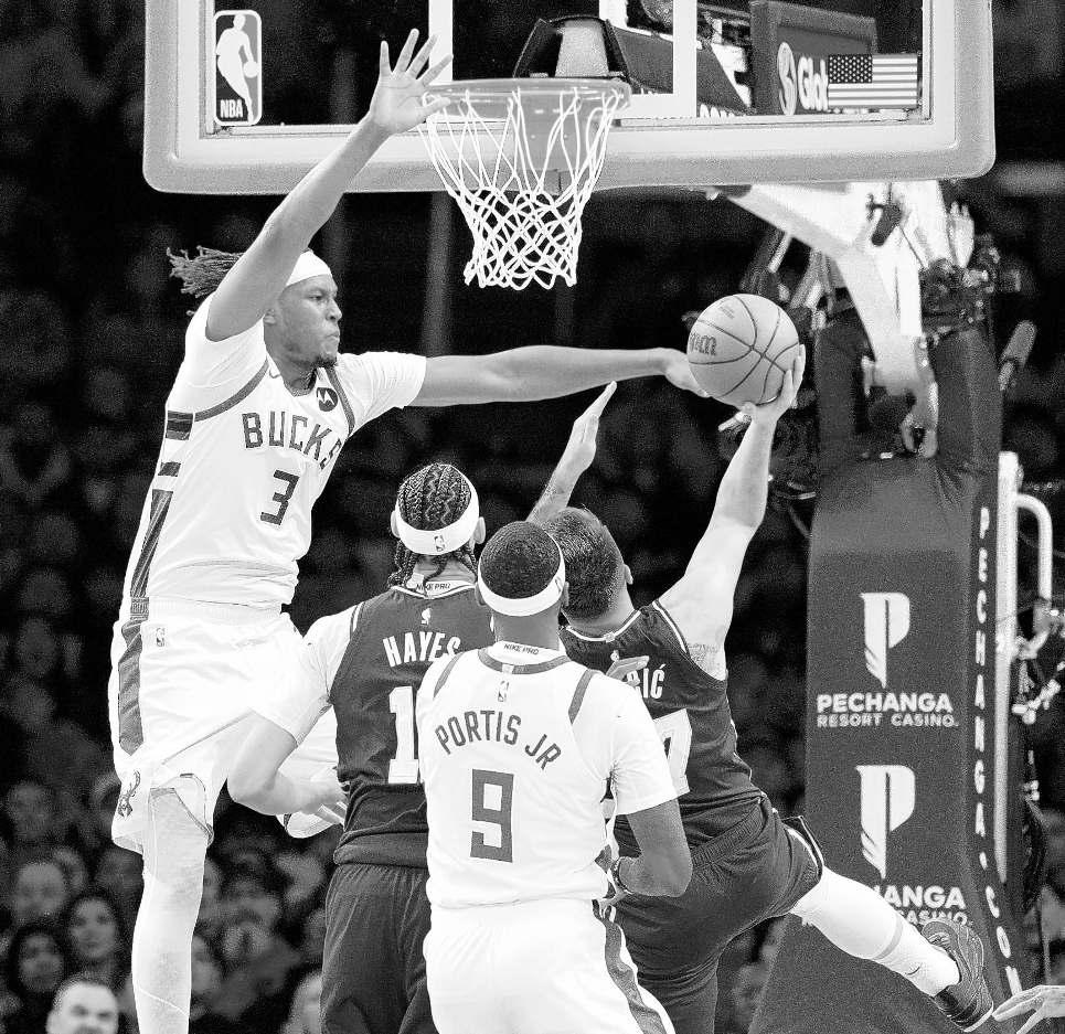 Stars stall in the clutch as Lakers hit rare speed bump
