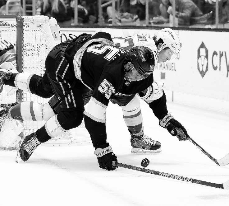 Slumping Kings fall to Vegas in overtime