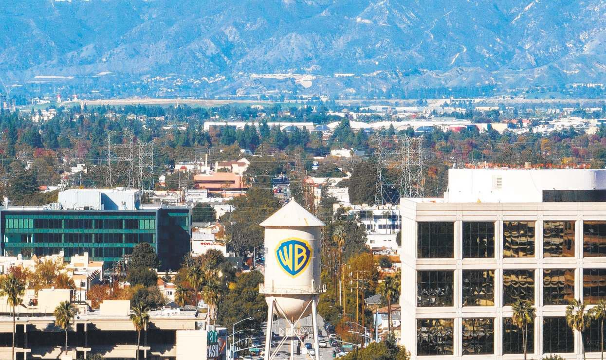 Netflix amends offer for Warner Bros. to all cash