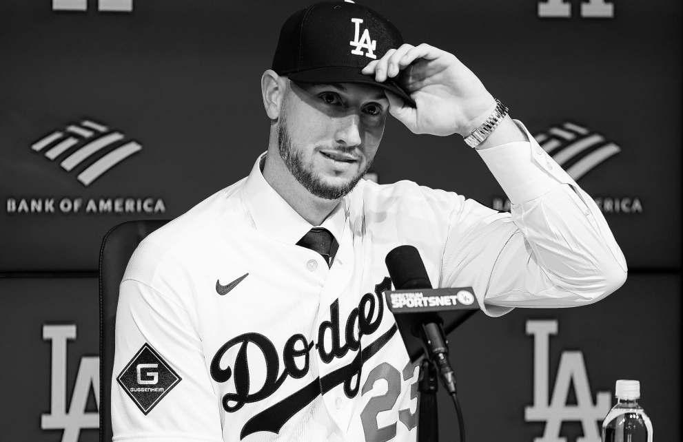 Newly signed Tucker finds his place as Dodgers shuffle deck