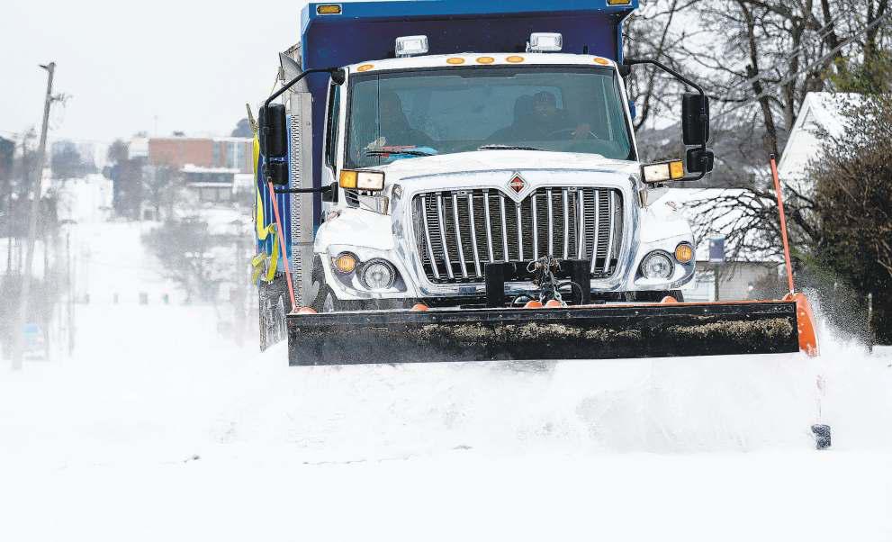 Major winter storm bears down on much of U.S.