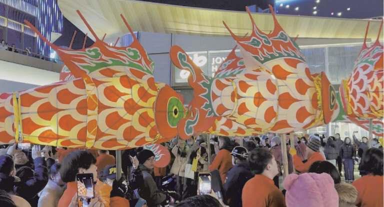 Beijing rings in New Year with festive events, boosts tourism spending