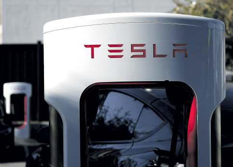 Tesla plans $20-billion transformation into AI company