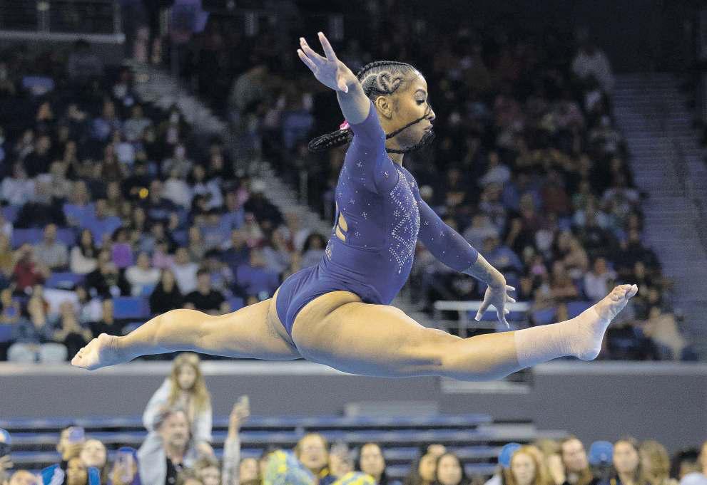 Chiles runs her perfect 10 streak to four