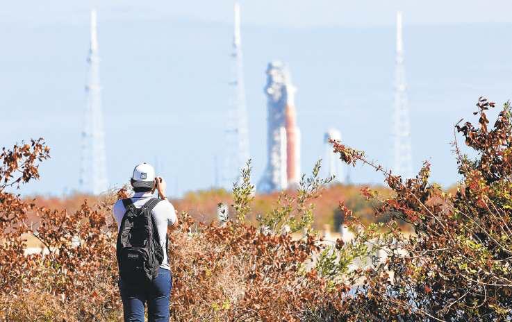 NASA again delays moon mission after rocket issue