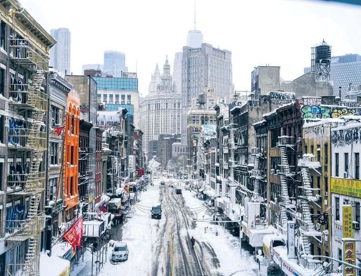 Major snowstorm slams Northeast