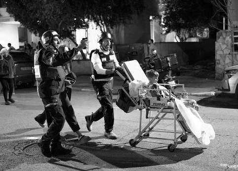 Iranian missiles force Israelis to race for shelters