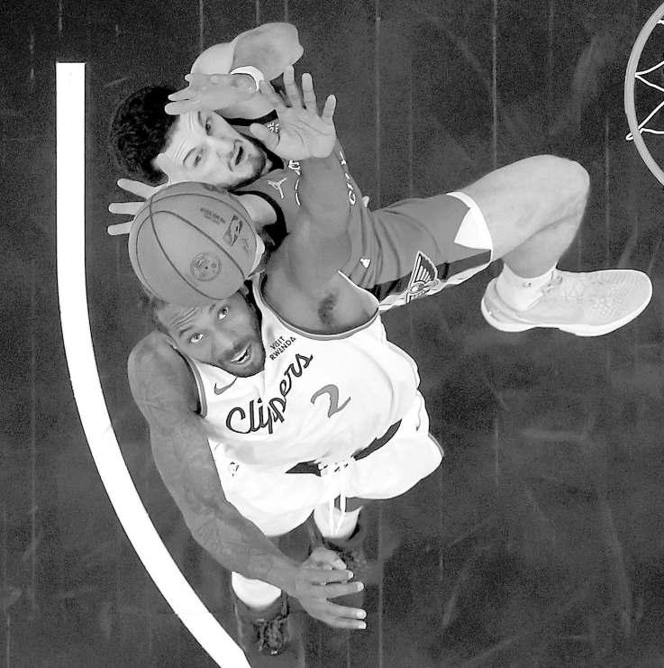 Clippers end skid with rout of the Pelicans