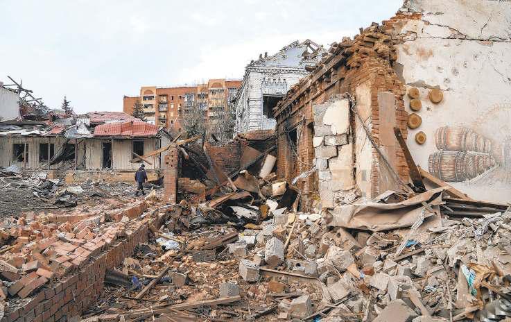 4 killed as Russia, Ukraine trade attacks