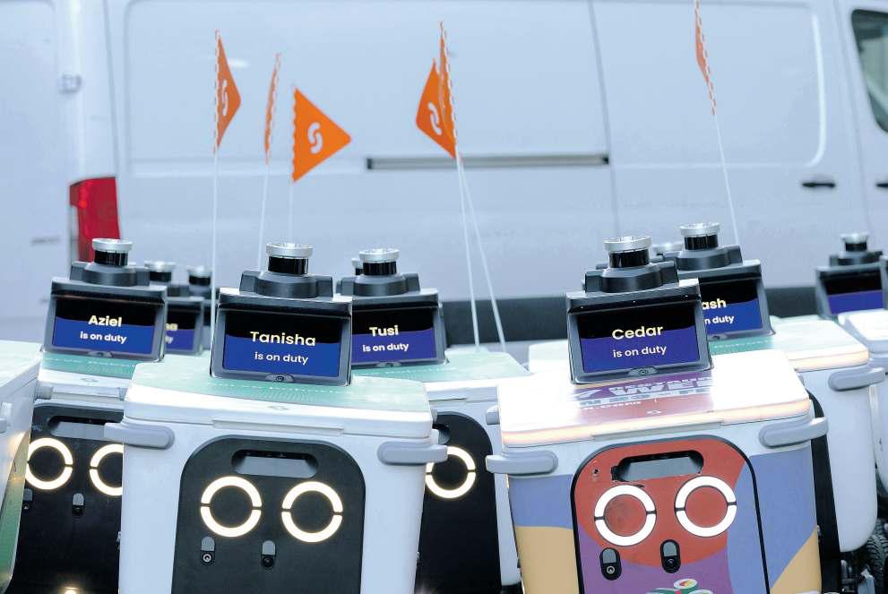 A growing fleet of delivery robots serving more areas in Los Angeles