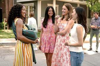 These TV moms have chic parenting styles