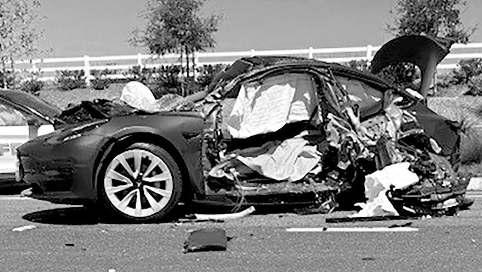 Deputy charged in deadly crash
