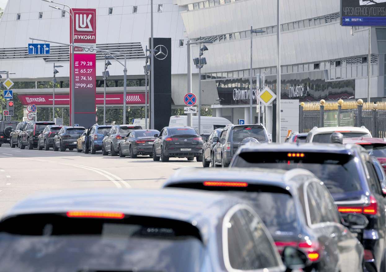 Drone attacks ignite fuel crisis in Russia