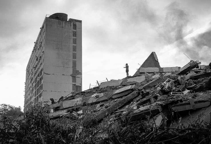 Acting president defends Venezuela quake response