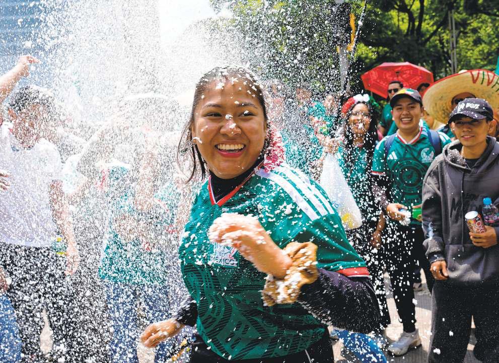 With hope in its voice, Mexico asks: '¿Y si sí?"