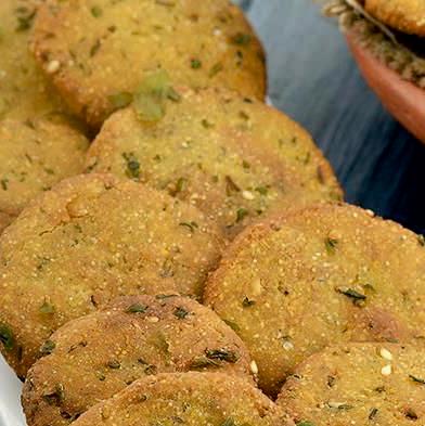 મેથી-બાજરી ના ઢેબરા