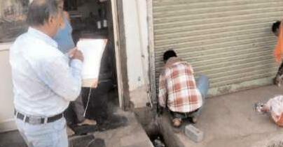 Strict Action by Municipal Corporation on Pending Rent: Six Shops at Agrasen Chowk Sealed