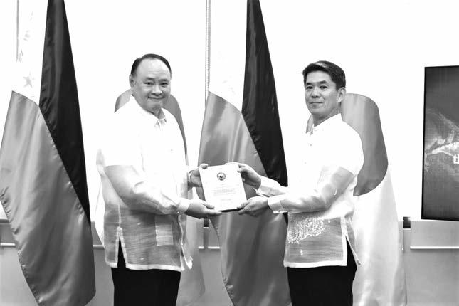 Japan envoy, Defense chief witness coastal radar systems handover rite