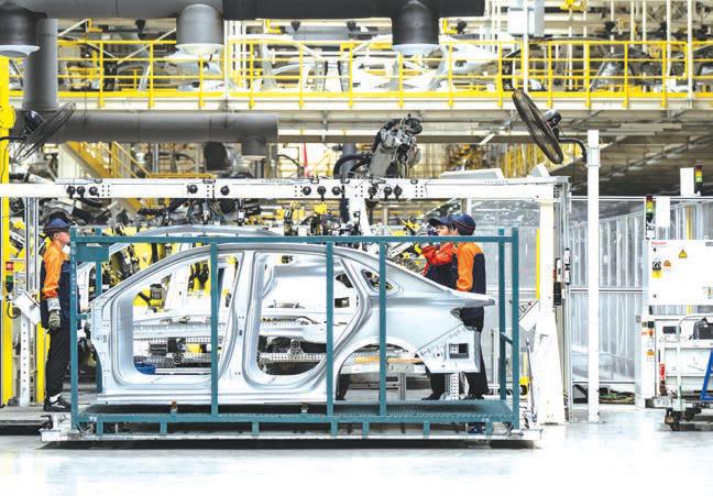 Geely 2025 profit beats estimates