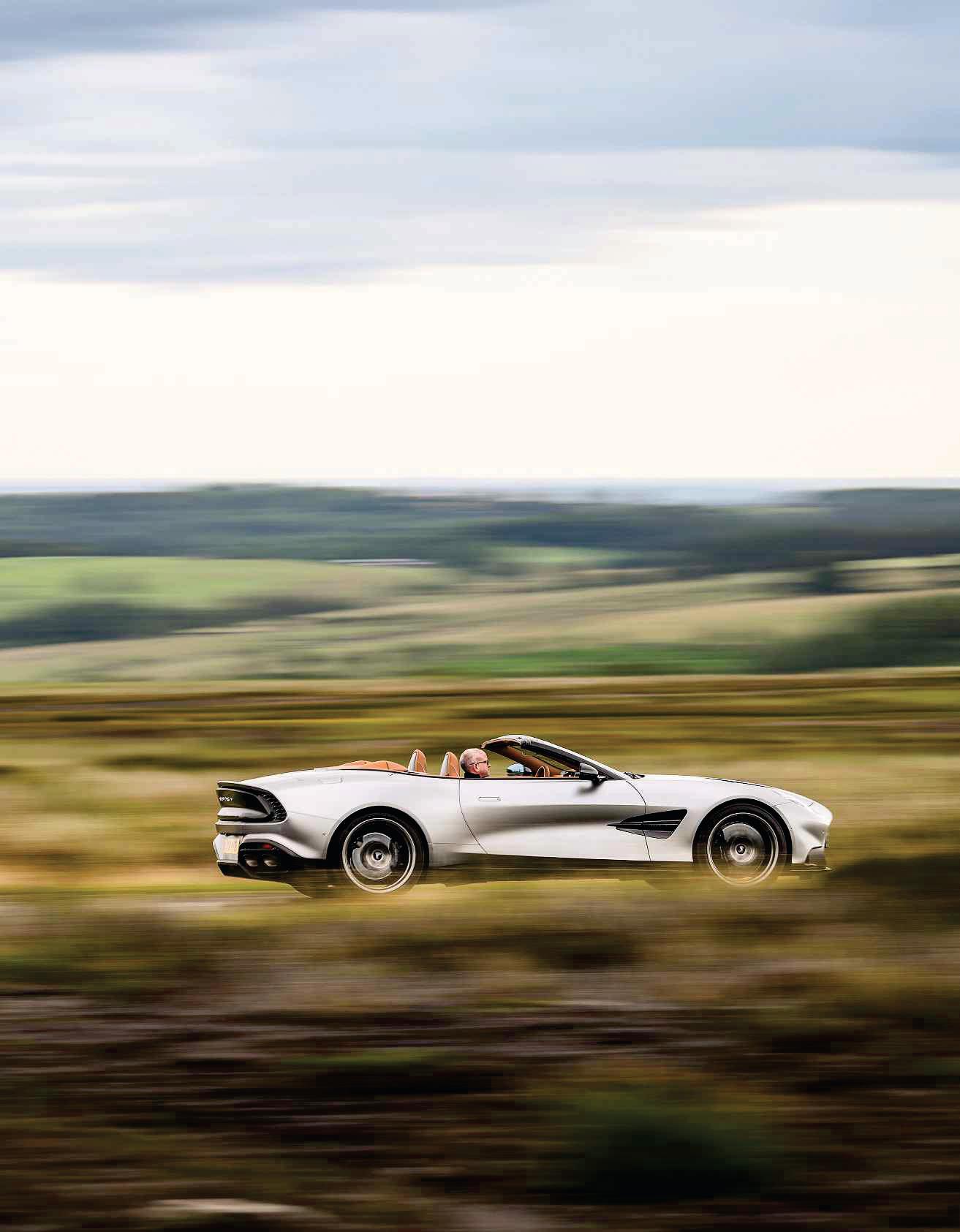 Aston Martin Vanquish Volante
