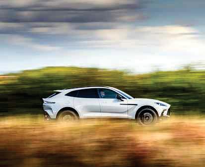 Aston Martin DBX S