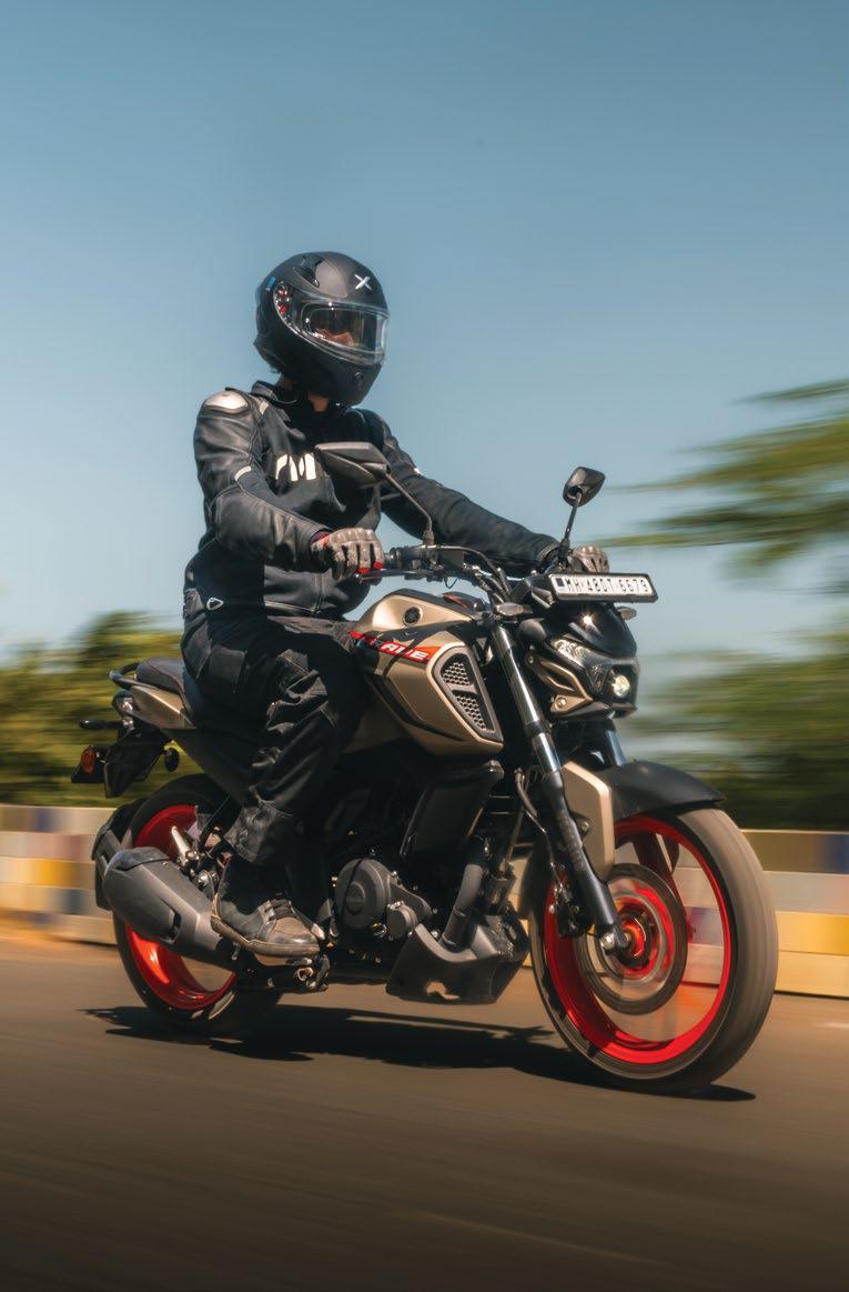 YAMAHA FZ RAVE - SPORTY LOOKS, EASY MANNERS