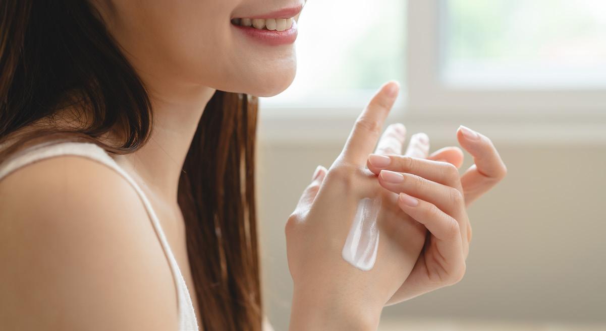 अपने हाथों को सही देखभाल से बनाएं मुलायम